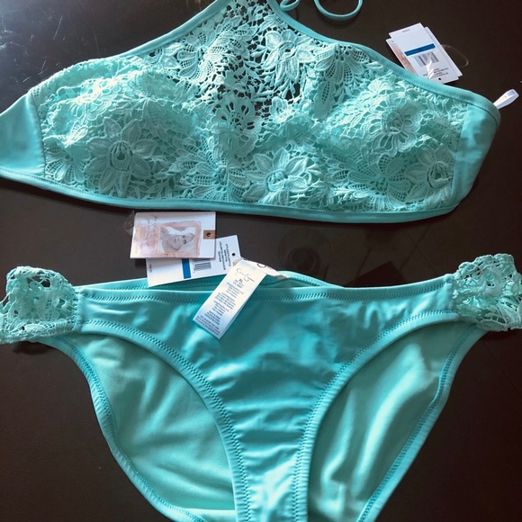 Jessica Simpson Other - NWT Jessica Simpson Flower power crochet bikini